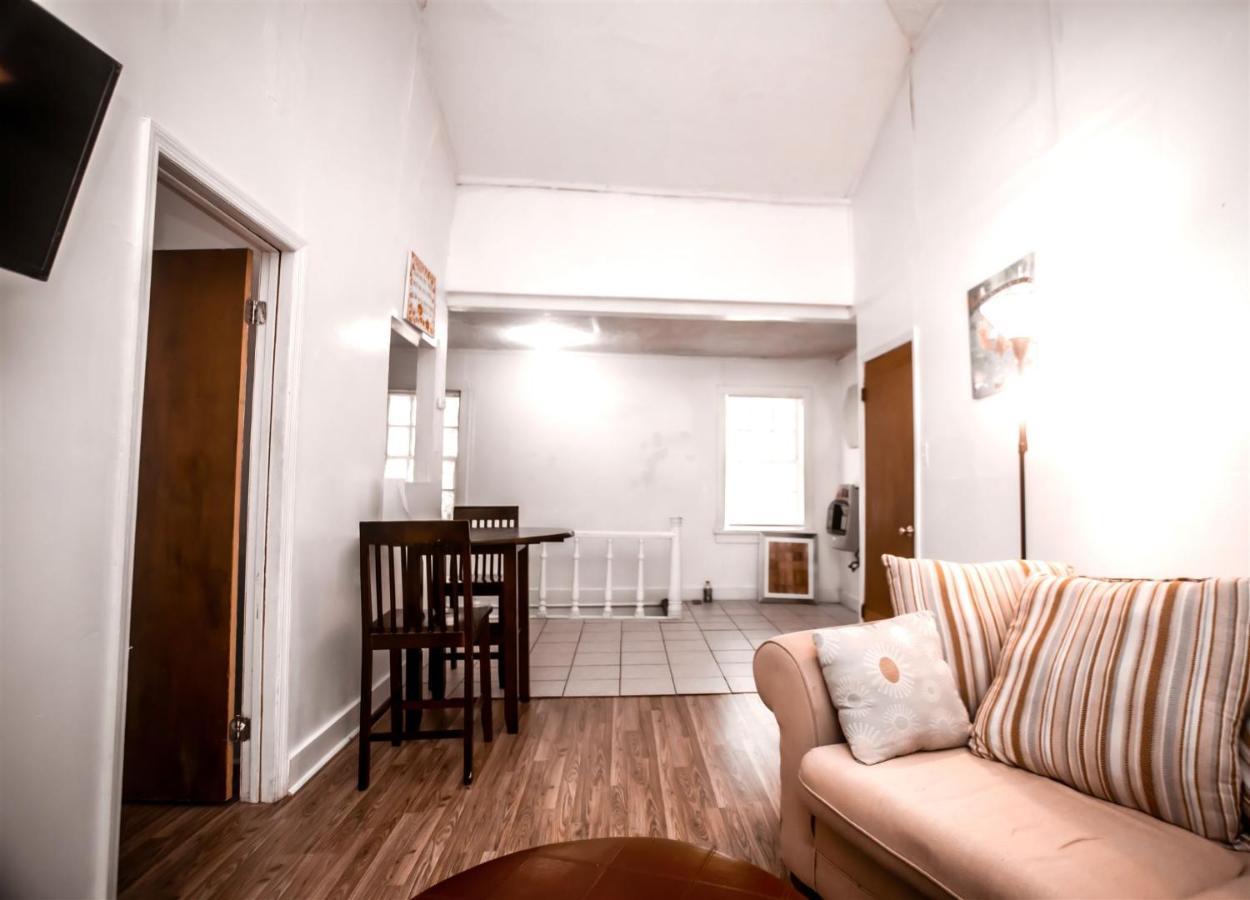 Historic Hill Apt1 Tuskegee Exterior photo